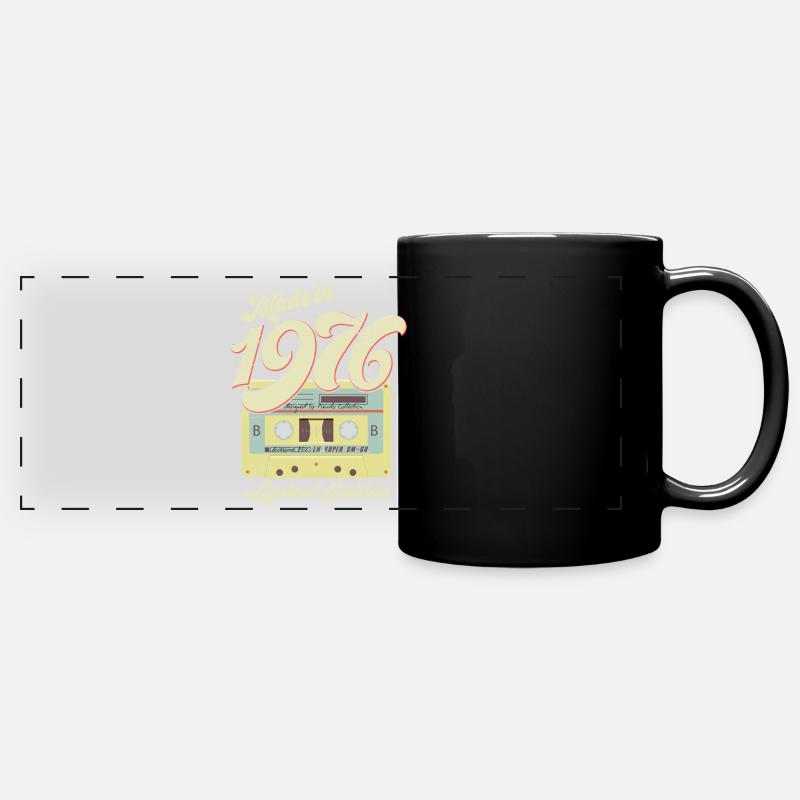 Cassette vintage 1976 - Mug panoramique uni - noir