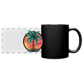 Tropische Palme bei Sonnenuntergang – Urlaubsmotiv - Panorama-Tasse farbig - Schwarz - Vorne