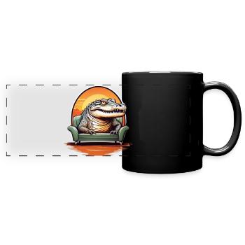 Alligator auf Sofa - Panorama-Tasse farbig - Schwarz - Vorne