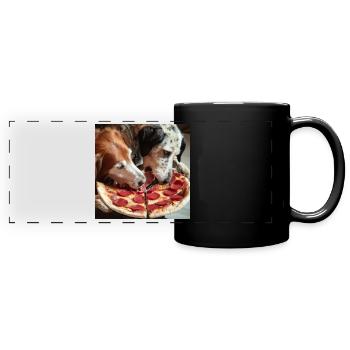 Deux chiens mangeant de la pizza salami - Mug panoramique uni - noir - Devant