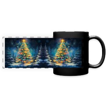 Weihnachtsbaum-Tasse. Fichten, verzierte Kiefern. - Panorama-Tasse farbig - Schwarz - Vorne