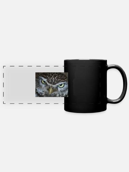 Gesicht einer Eule - Panorama-Tasse farbig - Schwarz