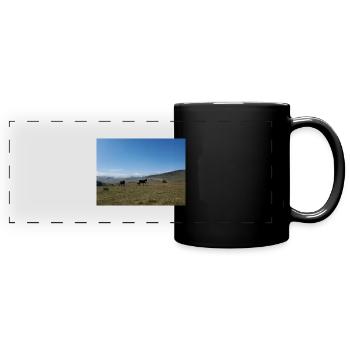 Esel, Berge, Wiesen - Panorama-Tasse farbig - Schwarz - Vorne