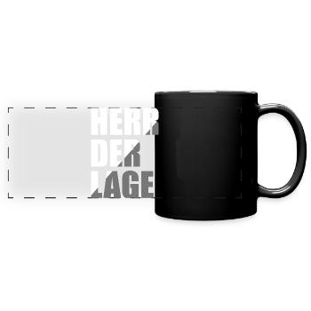 Herr der Lage - Panorama-Tasse farbig - Schwarz - Vorne