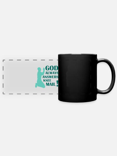 god answers - Panorama-Tasse farbig - Schwarz