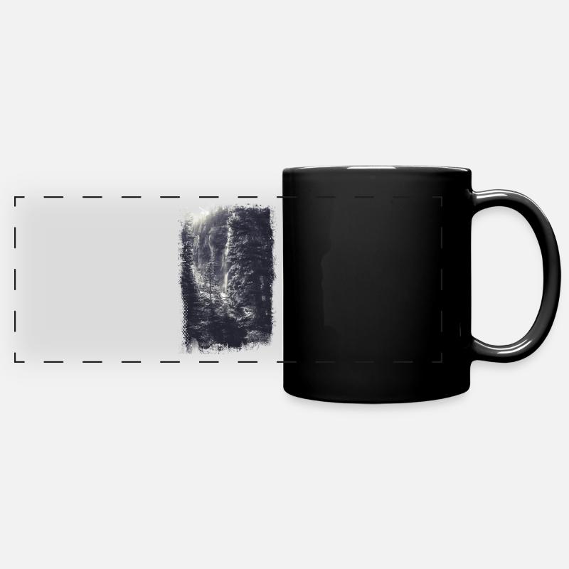 Wald Blick Landschaft - Panorama-Tasse farbig - Schwarz