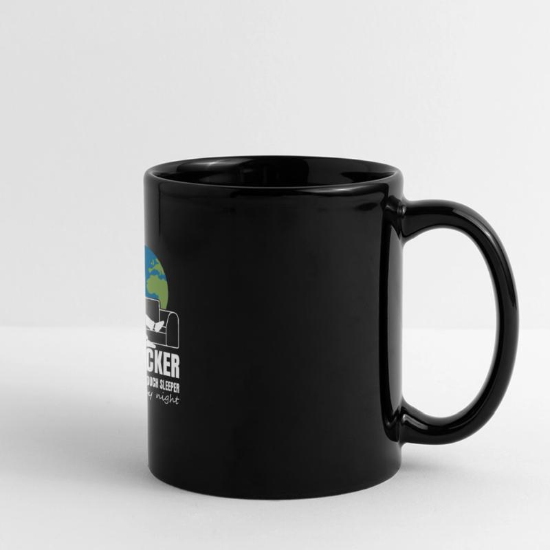 Backpacker by Day Couch Sleeper by Night Panorama-Tasse farbig