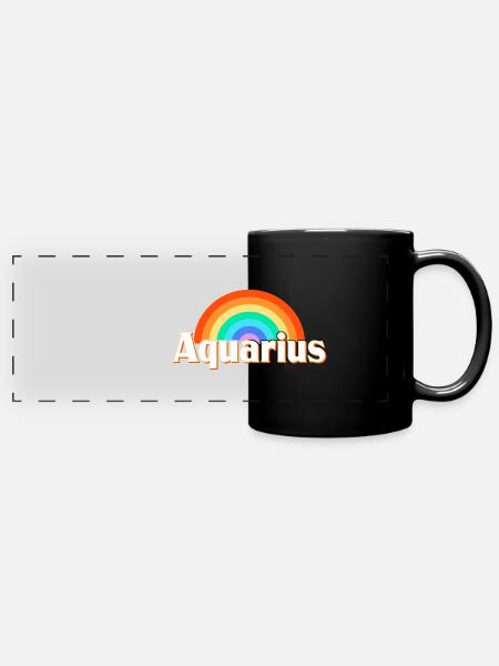 Sternzeichen Wassermann - Panorama-Tasse farbig - Schwarz