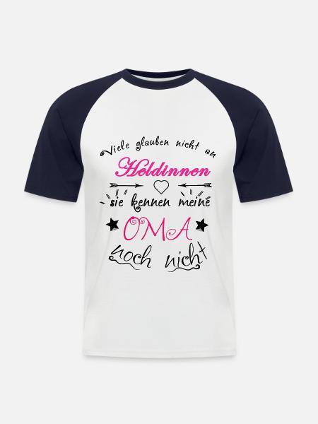 Oma die Heldin - Männer Baseball-T-Shirt - Weiß/Navy