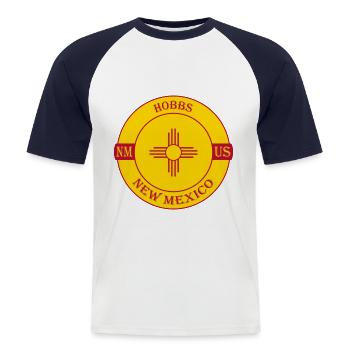Hobbs New Mexico Flagge USA Reise Souvenir Abzeichen - Männer Baseball-T-Shirt - Weiß/Navy - Vorne - Nik (191cm)