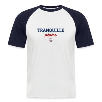 TRANQUILLE pépère - Lunettes de soleil - T-shirt baseball manches courtes Homme - blanc/marine - Devant - Nik (191cm)
