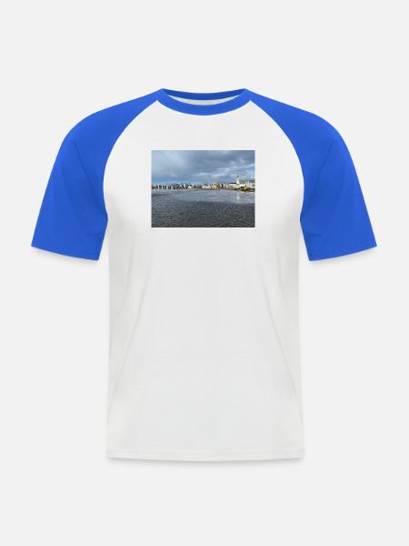 Winterpanorama von Reykjavik - Männer Baseball-T-Shirt - Weiß/Royalblau