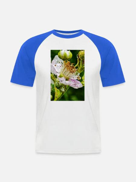 Brombeerblüte Botanische Eleganz - Männer Baseball-T-Shirt - Weiß/Royalblau