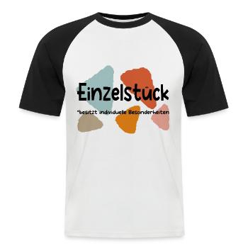 Einzelstück *besitzt individuelle Besonderheiten - Männer Baseball-T-Shirt - Weiß/Schwarz - Vorne - Nik (191cm)