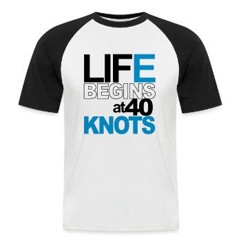 Life begins at 40 knots - T-shirt baseball manches courtes Homme - blanc/noir - Devant - Nik (191cm)