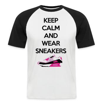 Gardez le calme et porter des espadrilles - T-shirt baseball manches courtes Homme - blanc/noir - Devant - Nik (191cm)