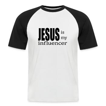 Jesus er min influencer kristne drengepige - Kortærmet herre-baseballshirt - hvid/sort - Foran - Nik (191cm)