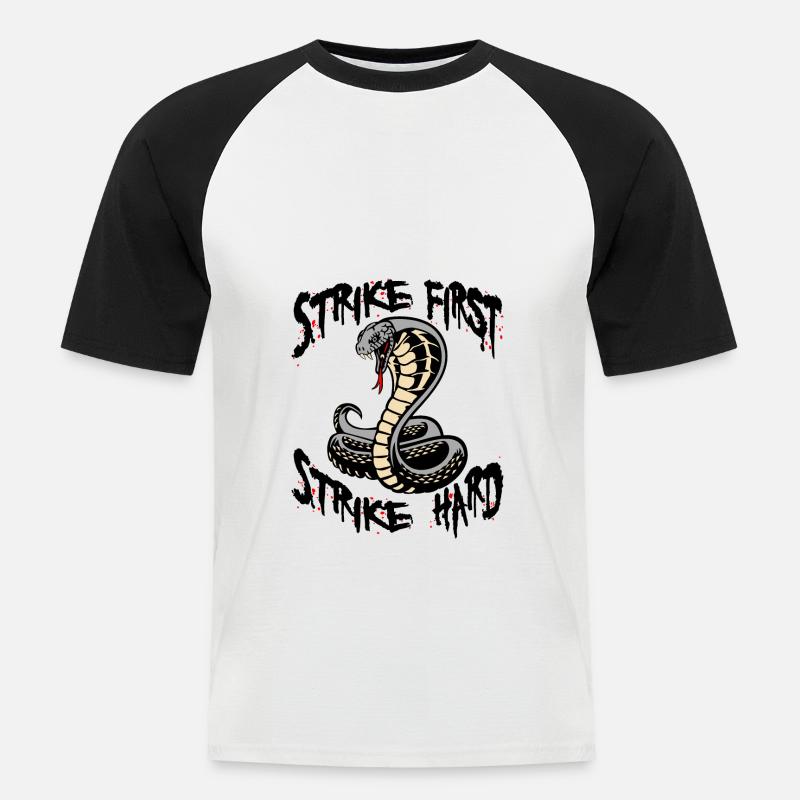 Cobra Strike First Strike Hard - Männer Baseball-T-Shirt - Weiß/Schwarz