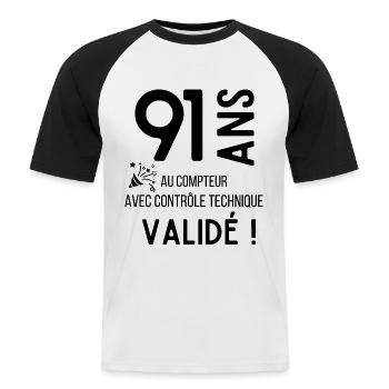 91 ans validé - T-shirt baseball manches courtes Homme - blanc/noir - Devant - Nik (191cm)