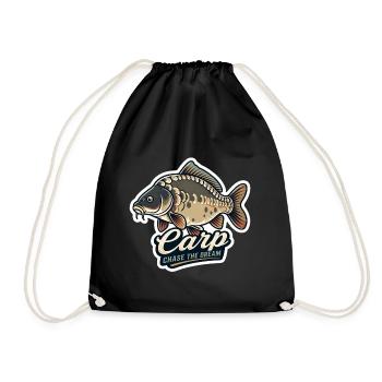 Carp Chase The Dream – Mirror Carp Fishing Design - Drawstring Bag - black - Front