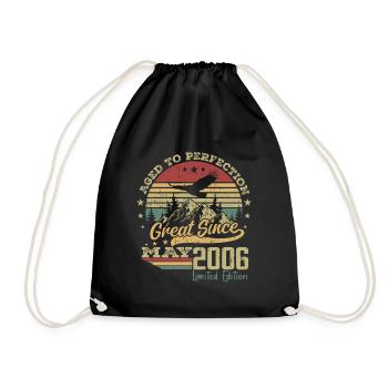 18 years old Aged to Perfection born in May 2006 - Drawstring Bag - black - Front