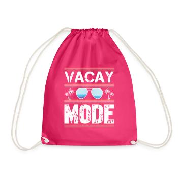 Vacay-Modus-Urlaubs-Road-Trip-Urlaubs-Outfit - Turnbeutel - Fuchsia - Vorne