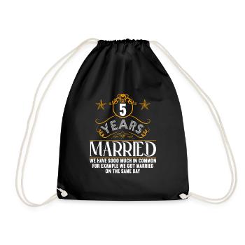 We have a lot in common 5th wedding anniversary - Drawstring Bag - black - Front