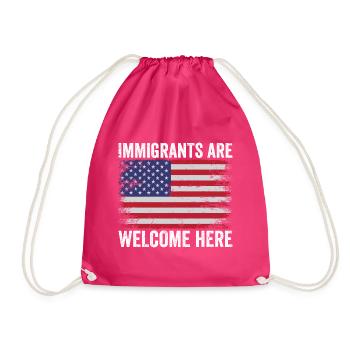 Immigrants are welcome Immigration lovers - Drawstring Bag - fuchsia - Front