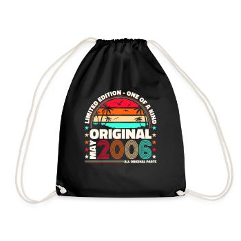 17th Birthday Man April Vintage 2006 Cassette - Drawstring Bag - black - Front