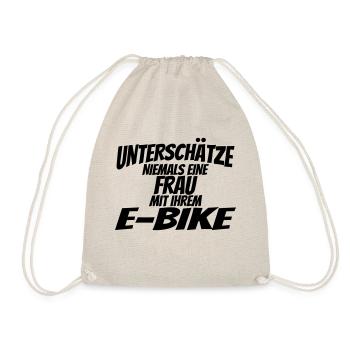Unterschaetze niemals eine Frau auf ihrem e-bike2 - Turnbeutel - Natur - Vorne