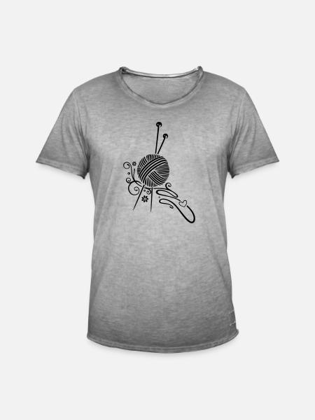 Knitting needles with wool and flowers. - Men's Vintage T-Shirt - vintage grey