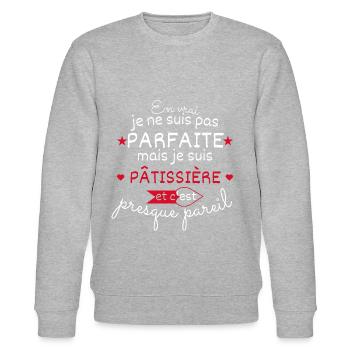 Pas parfaite mais Patissière - Sweat bio CHANGER Stanley/Stella Unisexe - gris chiné - Devant - Nik (191cm) & Marisol (170cm)