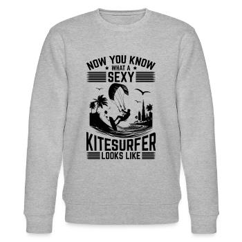 Now you know what a sexy kitesurfer looks like - Stanley/Stella Unisex Bio-Sweatshirt CHANGER  - Grau meliert - Vorne - Nik (191cm) & Marisol (170cm)