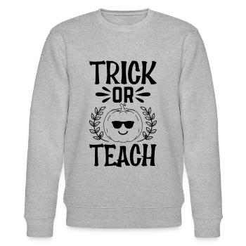Pumpkin Trick Or Teach School Teacher Halloween - Stanley/Stella Unisex Bio-Sweatshirt CHANGER  - Grau meliert - Vorne - Nik (191cm) & Marisol (170cm)