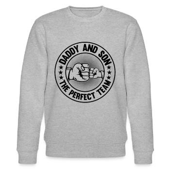Daddy And Son The Perfect Team - First Father's Da - Stanley/Stella CHANGER Unisex Organic Sweatshirt - heather grey - Front - Nik (191cm) & Marisol (170cm)
