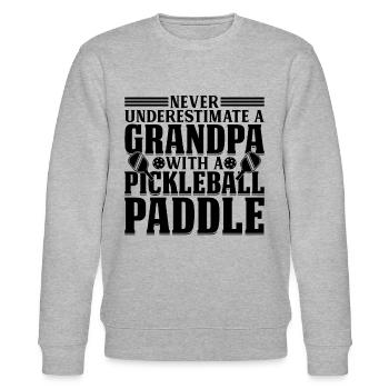 Never Underestimate A Grandpa With A Pickleball Pa - Stanley/Stella Unisex Bio-Sweatshirt CHANGER  - Grau meliert - Vorne - Nik (191cm) & Marisol (170cm)