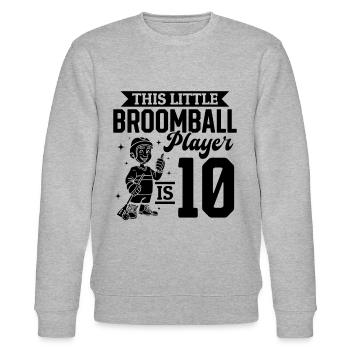 10th Birthday Broomball Player Birthday Broomball - Stanley/Stella Unisex Bio-Sweatshirt CHANGER  - Grau meliert - Vorne - Nik (191cm) & Marisol (170cm)