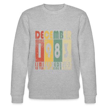 Dezember 1983 - 1983 Dezember - Stanley/Stella Unisex Bio-Sweatshirt CHANGER  - Grau meliert - Vorne - Nik (191cm) & Marisol (170cm)