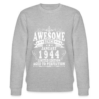 80th Birthday January Vintage 1944 Original - Stanley/Stella CHANGER Unisex Organic Sweatshirt - heather grey - Front - Nik (191cm) & Marisol (170cm)