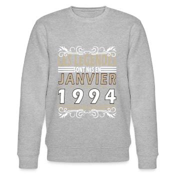 1994 Janvier 1994 anniversaire Janvier 1994 - Stanley/Stella Unisex Bio-Sweatshirt CHANGER  - Grau meliert - Vorne - Nik (191cm) & Marisol (170cm)