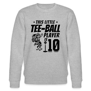 This little Tee-ball player is 10 Years 10th Birth - Stanley/Stella Unisex Bio-Sweatshirt CHANGER  - Grau meliert - Vorne - Nik (191cm) & Marisol (170cm)