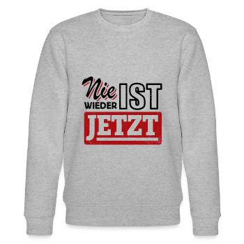 Nie wieder ist jetzt - Gegen Rechts, gegen Hetze - Stanley/Stella Unisex Bio-Sweatshirt CHANGER  - Grau meliert - Vorne - Nik (191cm) & Marisol (170cm)