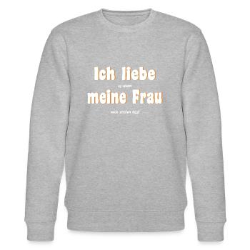 Ich liebe es, wenn meine Frau mich zocken lässt - Stanley/Stella Unisex Bio-Sweatshirt CHANGER  - Grau meliert - Vorne - Nik (191cm) & Marisol (170cm)