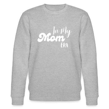 In My Mom Era - Stanley/Stella CHANGER Unisex Organic Sweatshirt - heather grey - Front - Nik (191cm) & Marisol (170cm)