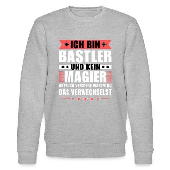 Ich bin Bastler und kein Magier - Stanley/Stella Unisex Bio-Sweatshirt CHANGER  - Grau meliert - Vorne - Nik (191cm) & Marisol (170cm)