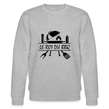 Le roi du BBQ, le roi du Barbecue, idée cadeau - Sweat bio CHANGER Stanley/Stella Unisexe - gris chiné - Devant - Nik (191cm) & Marisol (170cm)