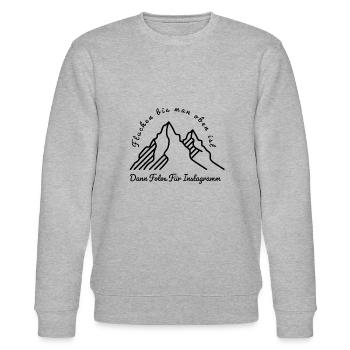 Begeisterte Wanderer - Stanley/Stella Unisex Bio-Sweatshirt CHANGER  - Grau meliert - Vorne - Nik (191cm) & Marisol (170cm)