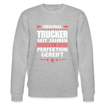 Trucker matured to perfection - Stanley/Stella CHANGER Unisex Organic Sweatshirt - heather grey - Front - Nik (191cm) & Marisol (170cm)
