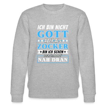 Ich bin nicht Gott aber als Zocker nah dran - Stanley/Stella Unisex Bio-Sweatshirt CHANGER  - Grau meliert - Vorne - Nik (191cm) & Marisol (170cm)