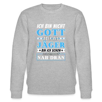 Ich bin nicht Gott aber als Jäger nah dran - Stanley/Stella Unisex Bio-Sweatshirt CHANGER  - Grau meliert - Vorne - Nik (191cm) & Marisol (170cm)